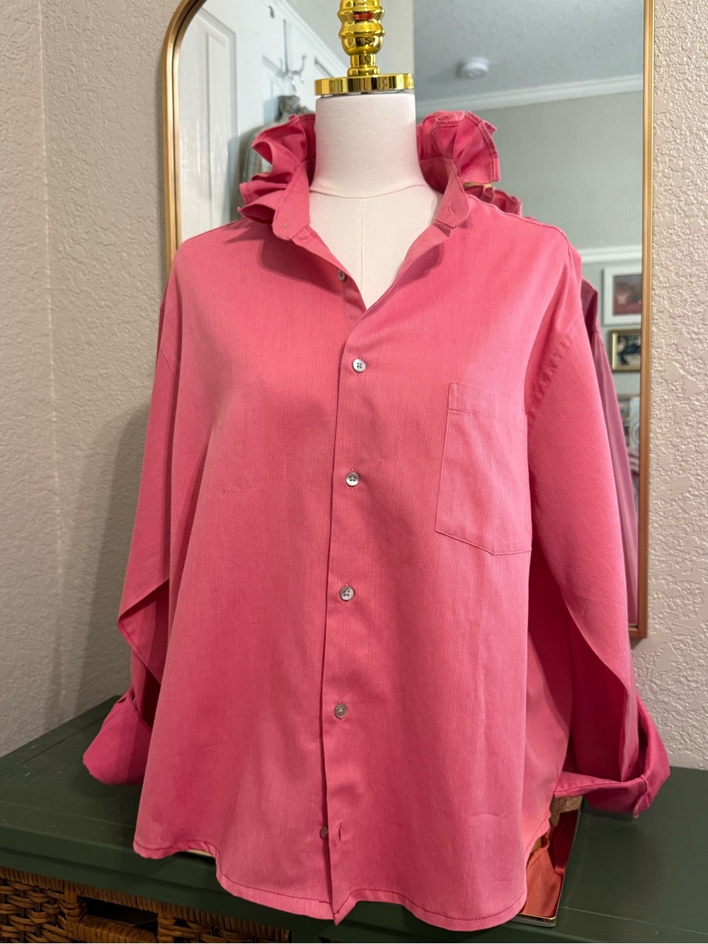 Geoffrey Beene Pink Ruffle Collar Button-Up shirt